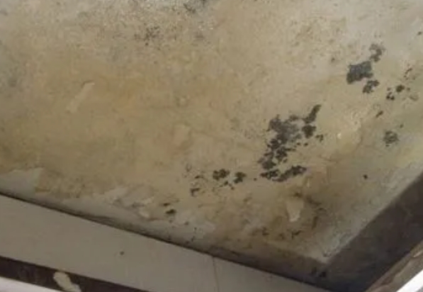 柳江阳台漏水维修公司分享下柳江卫生间渗水维修需要注意哪些问题。